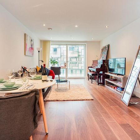 Stylish And Comfortable Canary Wharf Apartment Perfect For Long Stays لندن المظهر الخارجي الصورة