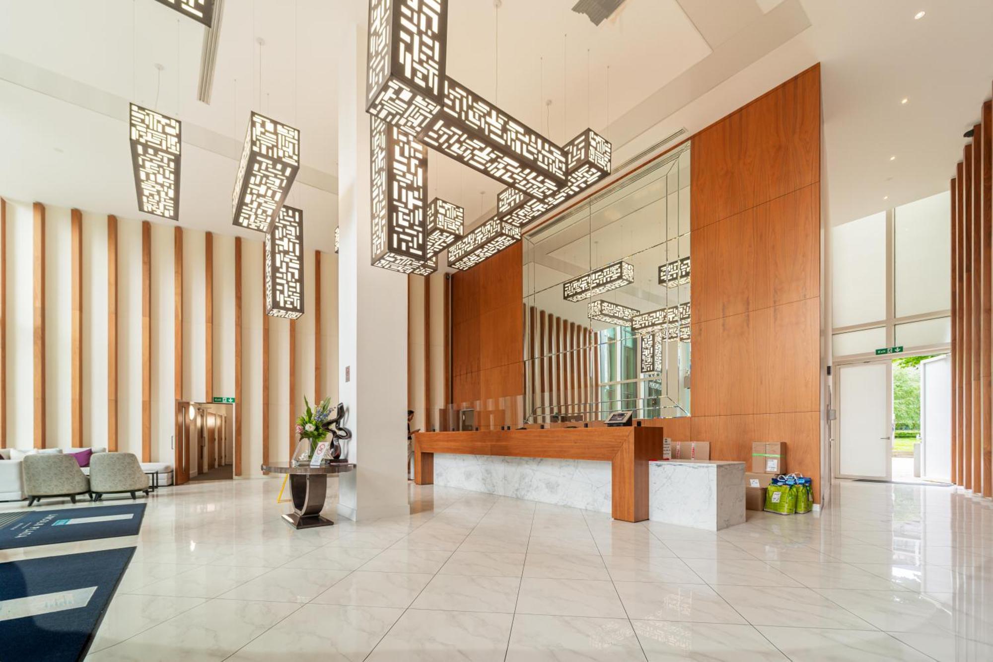 Stylish And Comfortable Canary Wharf Apartment Perfect For Long Stays لندن المظهر الخارجي الصورة